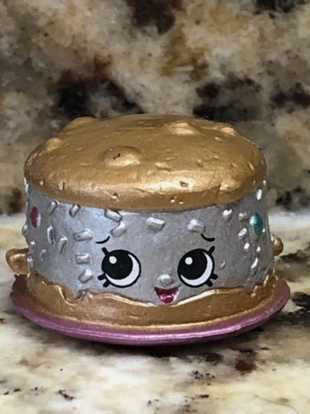 ULTRA RARE Season 6- Sweets Freezer Bites Shopkins